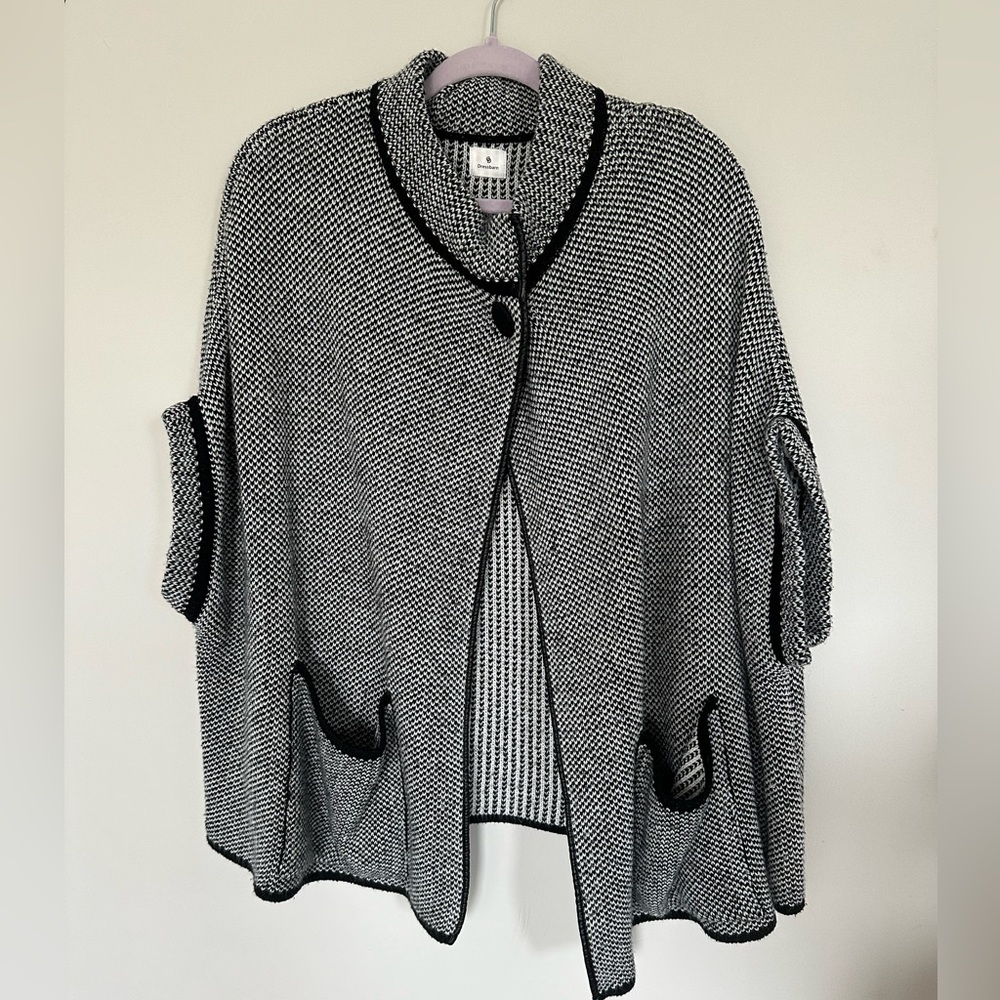 One size fits all, Dress Barn knit cape